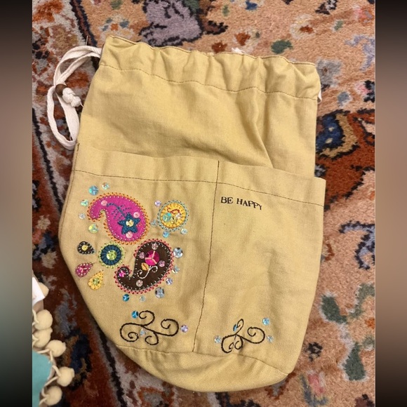 Natural Life Love Pillow and Be Happy Bag - Picture 7 of 9